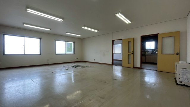 川端町貸倉庫事務所の居間・リビング