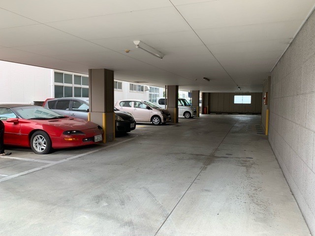 槙島リッチの駐車場