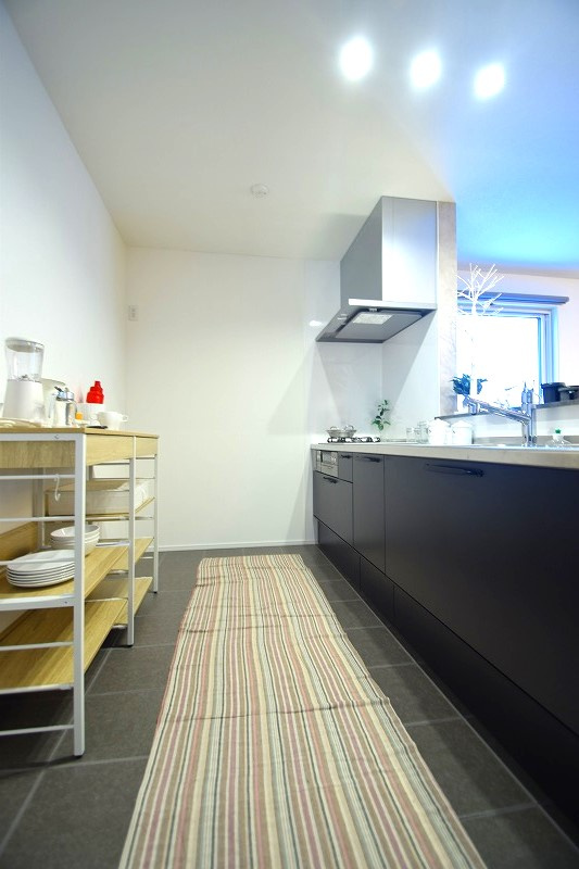 南沢2条2丁目[新築]のキッチン|会話も弾む人気の対面式キッチン♪