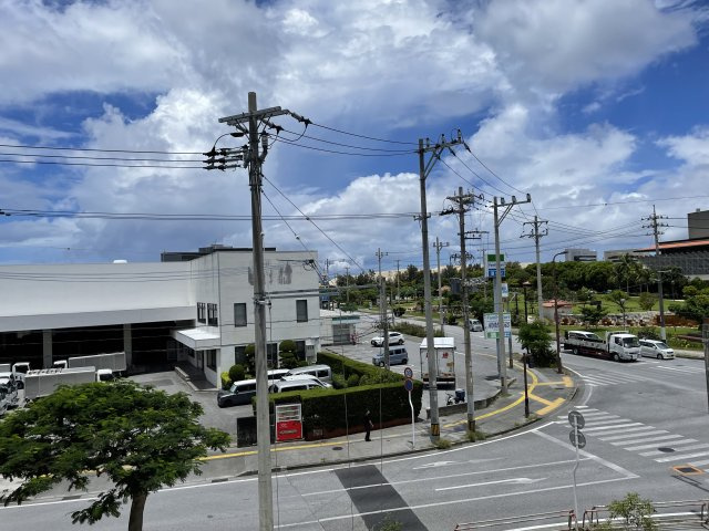 アルファスマート国立劇場前の周辺