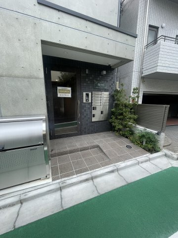 ジェイズコート文京千駄木のエントランス