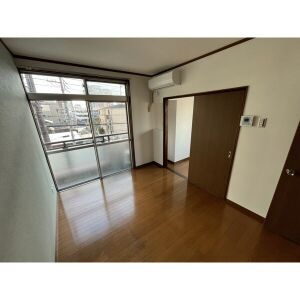 駅西ビルのバルコニー