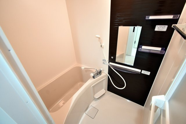 ヴィクトワール西宮丸橋町の浴室