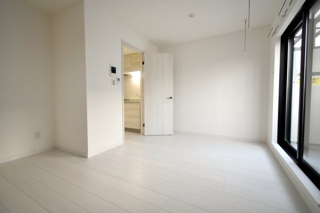 ヴィクトワール西宮丸橋町の居間・リビング