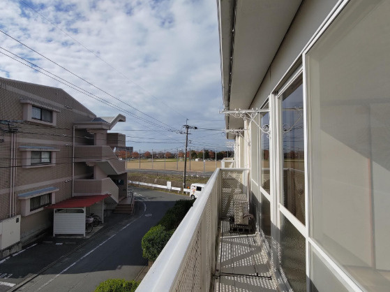 上津コーポE棟のバルコニー|バルコニーがあります