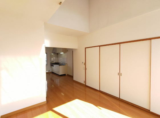 上津コーポE棟の居間・リビング|ゆったり過ごせる居間です