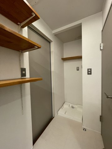 鵜野森団地　M棟５０８号室の独立洗面台