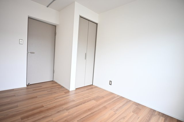 鵜野森団地　M棟５０８号室の洋室