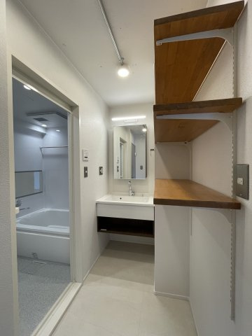 鵜野森団地　M棟５０８号室の独立洗面台