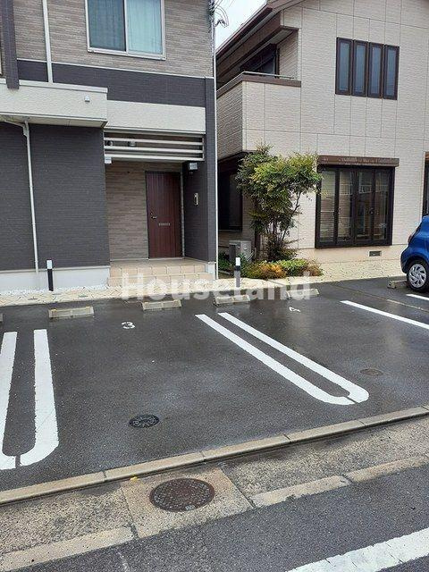 カーサ　アウローラの駐車場