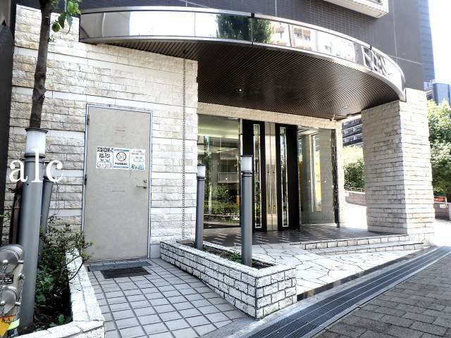 新宿区西新宿８丁目の賃貸マンションのエントランス|落ち着いたエントランスです