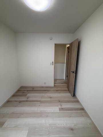 クラウンハイツ秋津町IV・アパート・95058の洋室