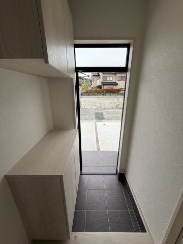 クラウンハイツ秋津町IV・アパート・95058の玄関