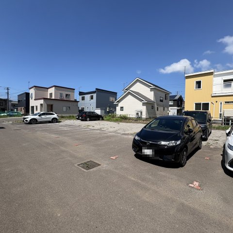 フォレストコートの駐車場
