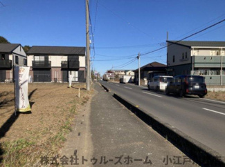 【前面道路含む現地写真】