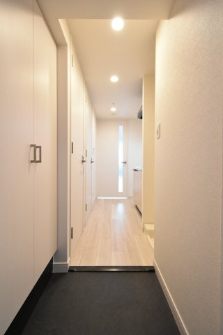 ファステートNAMBA華月の玄関