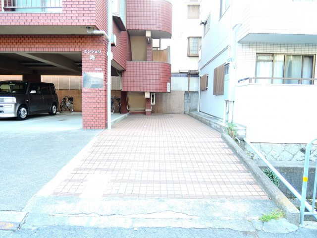 エンジェリ寿のエントランス