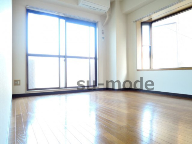 エンジェリ寿の洋室