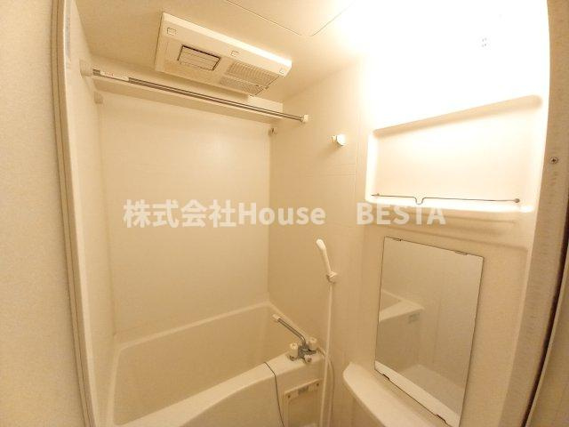 プレサンス三宮花時計前の浴室
