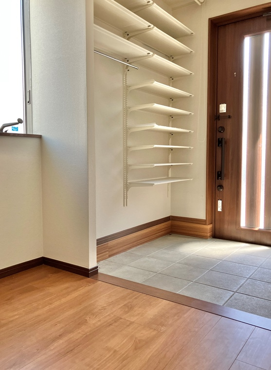 岡上戸建の玄関