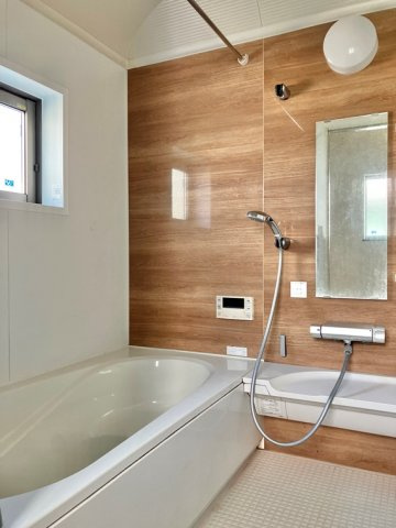 岡上戸建の浴室