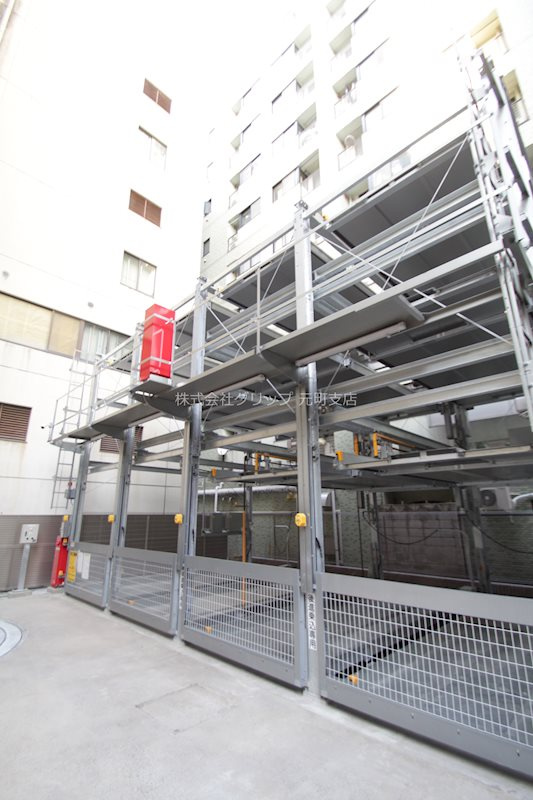 ベルシード横濱大通り公園の駐車場