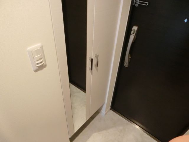 W－STYLE難波の玄関