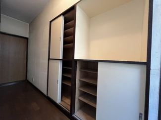 【玄関】 | 葛飾区奥戸９（小岩駅）1480万円 | 玄関には大容量のシューズボックス付き