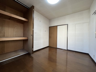 【洋室】 | 葛飾区奥戸９（小岩駅）1480万円 | 居室にもたっぷりの収納が付いています