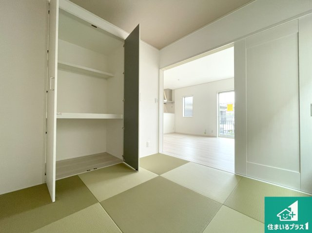 神戸市垂水区つつじが丘　新築一戸建ての和室|一室あると便利な和室は客間としてだけでなく、小さなお子様のプレイルームや食後のくつろぎスペースとしてもご利用いただけます。収納もついていますので大活躍間違いなし！