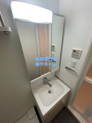 アドバンス難波南ワイズの独立洗面台|独立洗面台で身支度をすべて済ませてしまいましょう