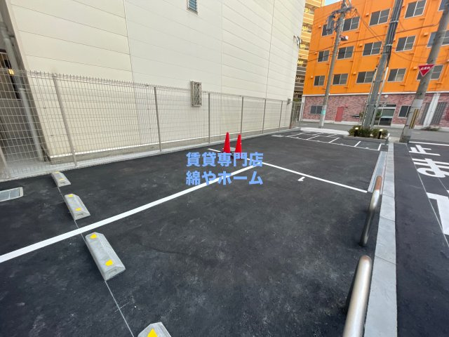 アドバンス難波南ワイズの駐車場|カースペースがあります