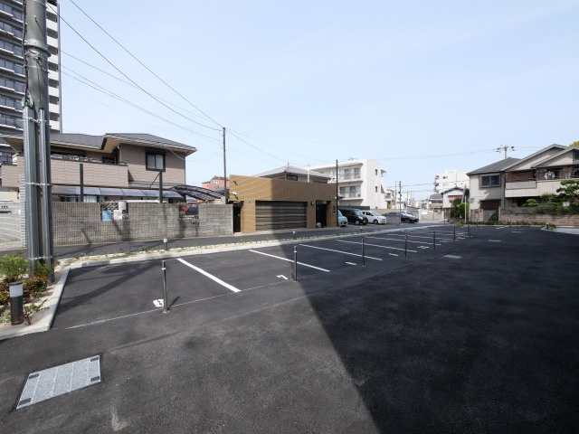 東三国Noahの駐車場