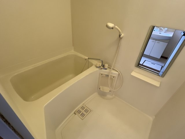 クレストヨコセキの浴室