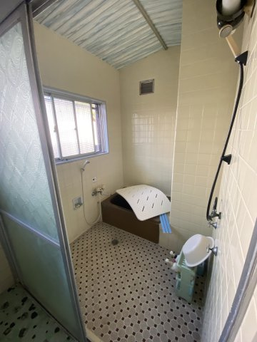 和歌山市和歌浦東2丁目・中古戸建・54629の浴室