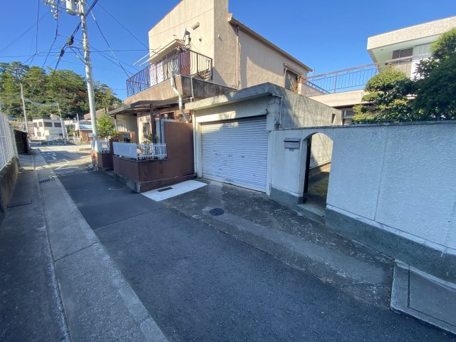 和歌山市和歌浦東2丁目・中古戸建・54629の駐車場