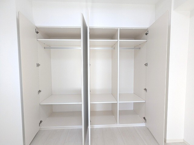 ルジュール神田須田町の収納|6帖洋室のクローゼットです