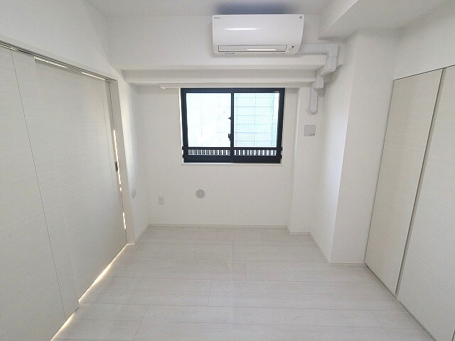 ルジュール神田須田町の設備|6帖洋室、エアコンと照明付きです