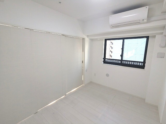 ルジュール神田須田町の設備|6帖洋室、エアコンと照明付きです