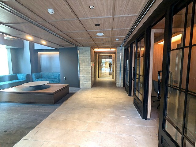 ルジュール神田須田町の設備|ロビーにWi-Fi完備の個別ワークスペースあります