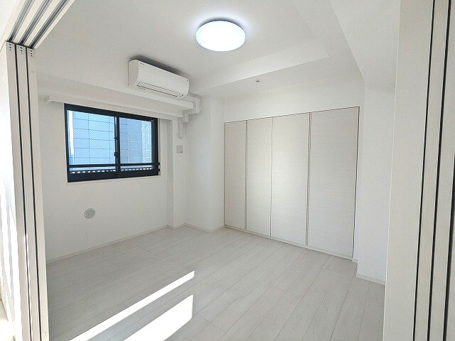 ルジュール神田須田町の設備|6帖洋室、エアコンと照明付きです