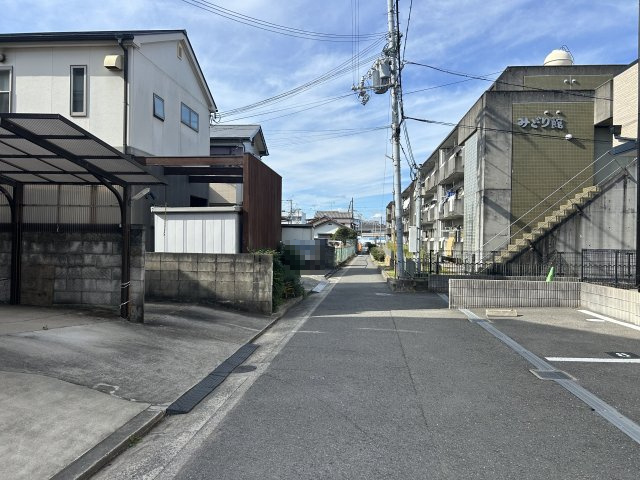 和歌山市今福5丁目・土地・56886の前面道路含む現地写真