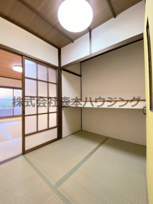 【収納】 | 　四條畷市美田町2-9テラス | 便利な納戸スペースです