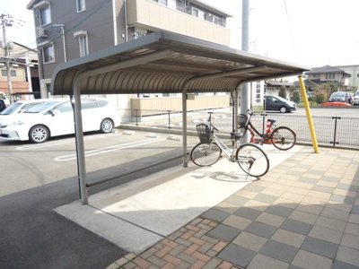 【その他共用部分】 | ノール リヴィエール | 屋根付き駐輪場