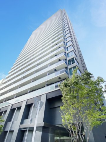 ローレルタワー梅田ウエストの外観
