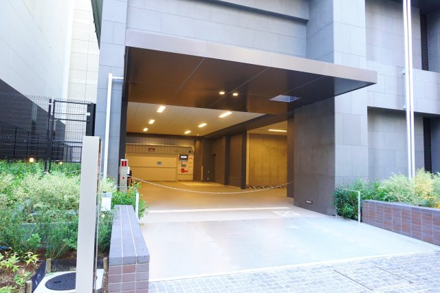 ローレルタワー梅田ウエストの駐車場