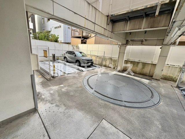 プレディアスタイル白川公園の駐車場