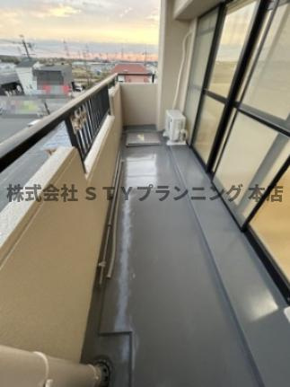 仲介手数料０円！センチュリー太子のバルコニー