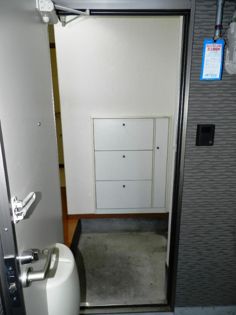 コーポアイリスの玄関