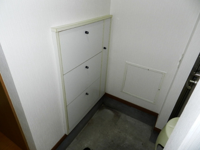 コーポアイリスの玄関